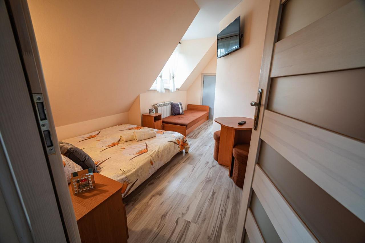 Noclegi U Ilony Czarna Góra Exteriör bild