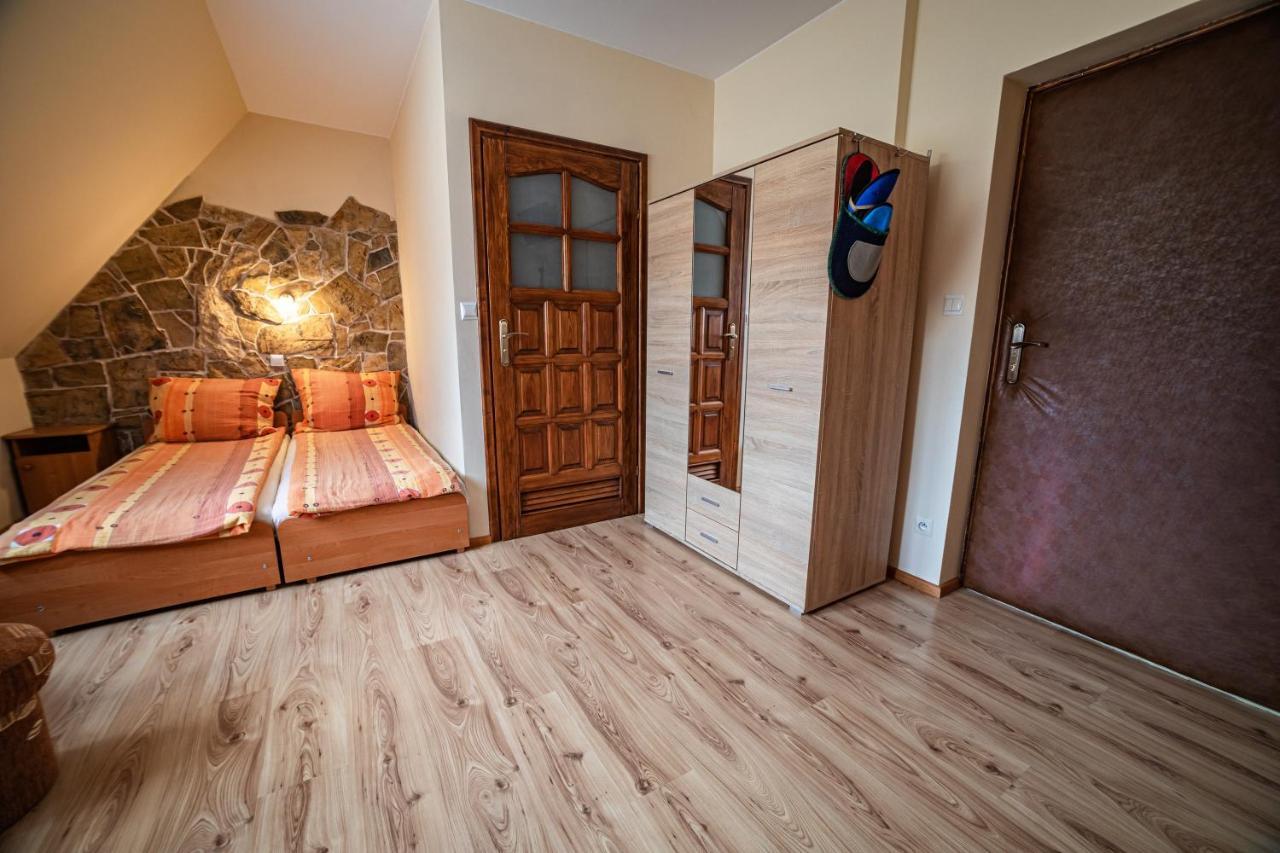 Noclegi U Ilony Czarna Góra Exteriör bild